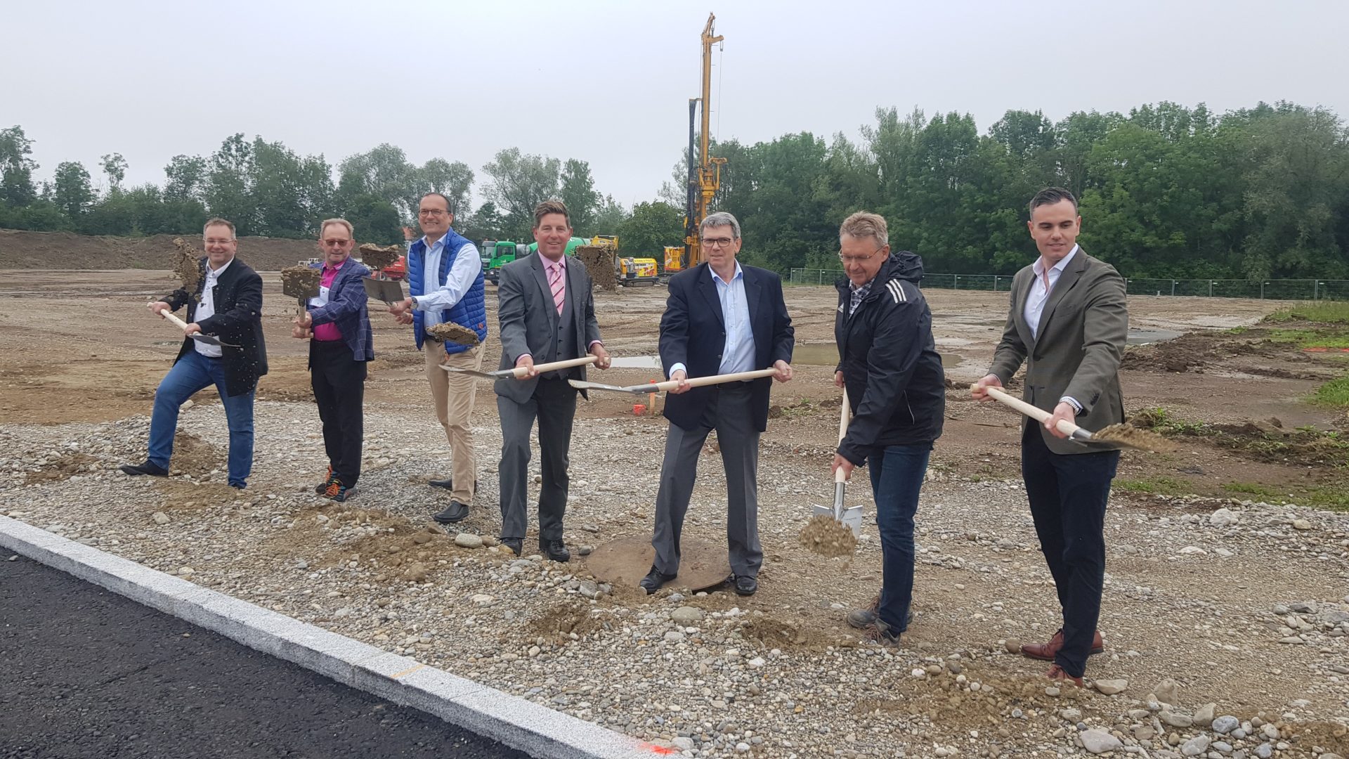 Baubeginn Aldi & amp; Rossmann in Taufkirchen